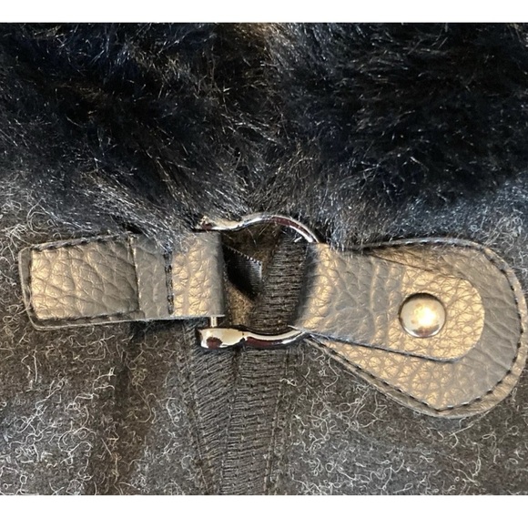 BNWOT TORRID DARK GRAY/BLACK CAPE JACKET WITH FUR TRIMMED HOOD - Picture 7 of 8